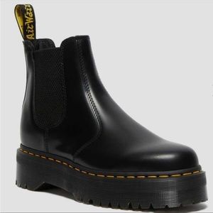 BRAND NEW never worn- Dr martens. Chelsea platform. Size 7